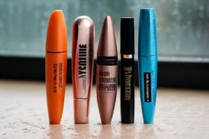 najlepsze-wodoodporne-tusze-do-rzes-z-drogerii-2-1