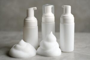 Nawilżające pianki myjące polecane przez dermatologów